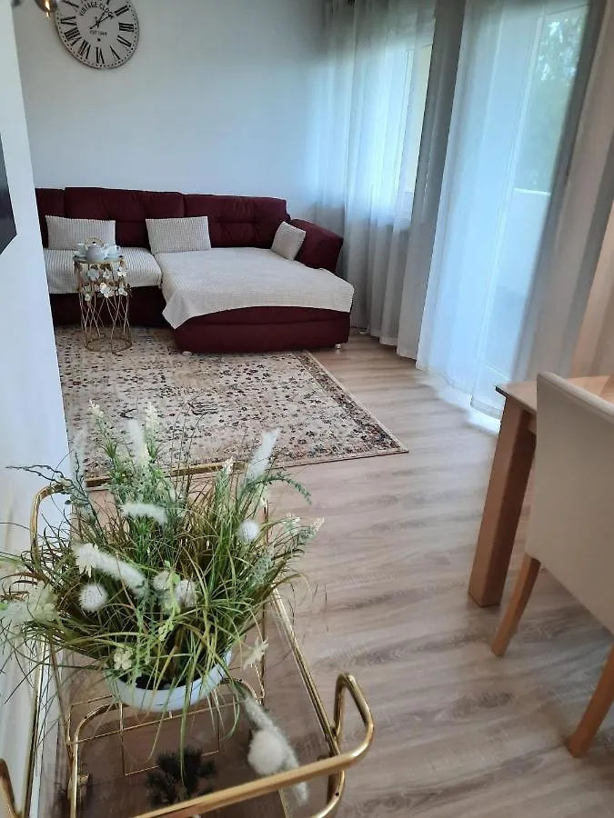 アパート Moderne 3Zimmer Wohnung, In Koenigsbrunn Bei Augsburg ドイツ