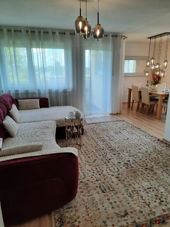 アパート Moderne 3Zimmer Wohnung, In Koenigsbrunn Bei Augsburg ドイツ